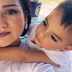 Meet your Posher, Esparza